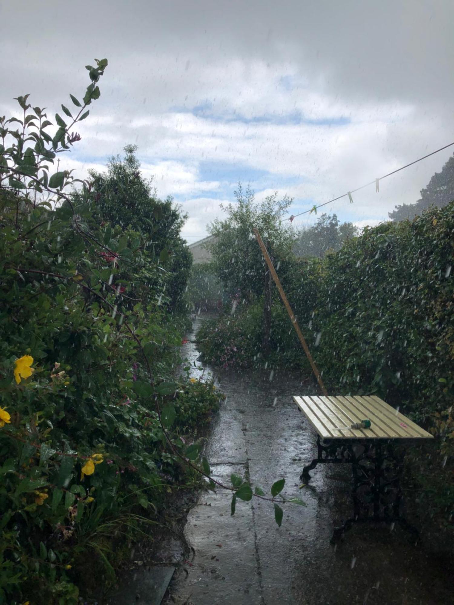 Llanw Malltraeth - Malltraeth Tides Llangadwaladr  Buitenkant foto